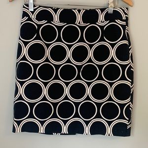 Banana Republic Blk WhT skirt size 8